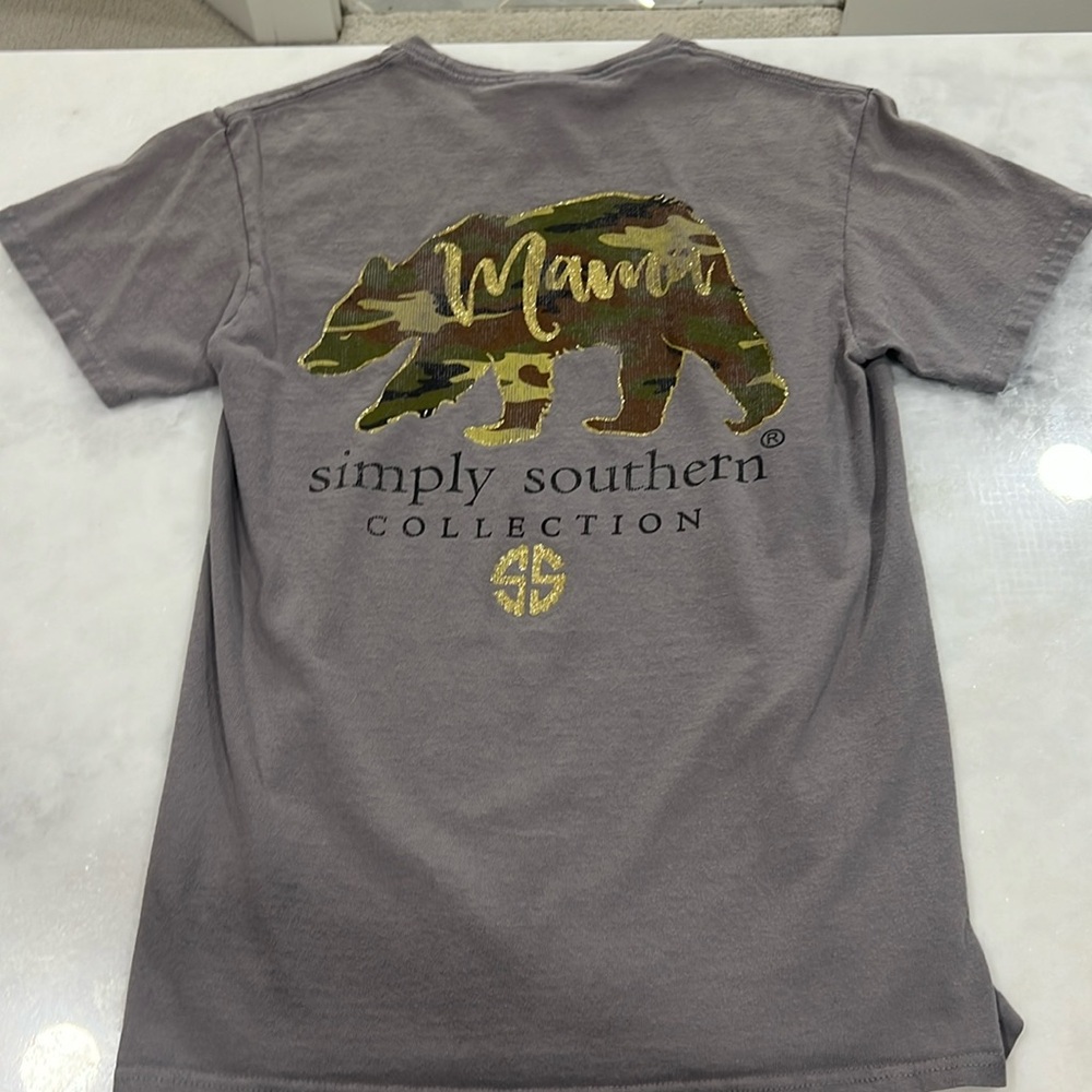 Simply Southern Gray Mama Bear Tshirt Small